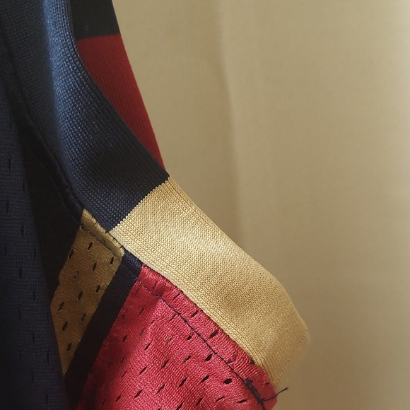 Cleveland Cavaliers James Jersey - Picture 14 of 15